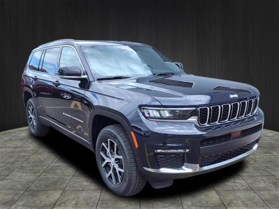 new 2024 Jeep Grand Cherokee L car, priced at $44,295