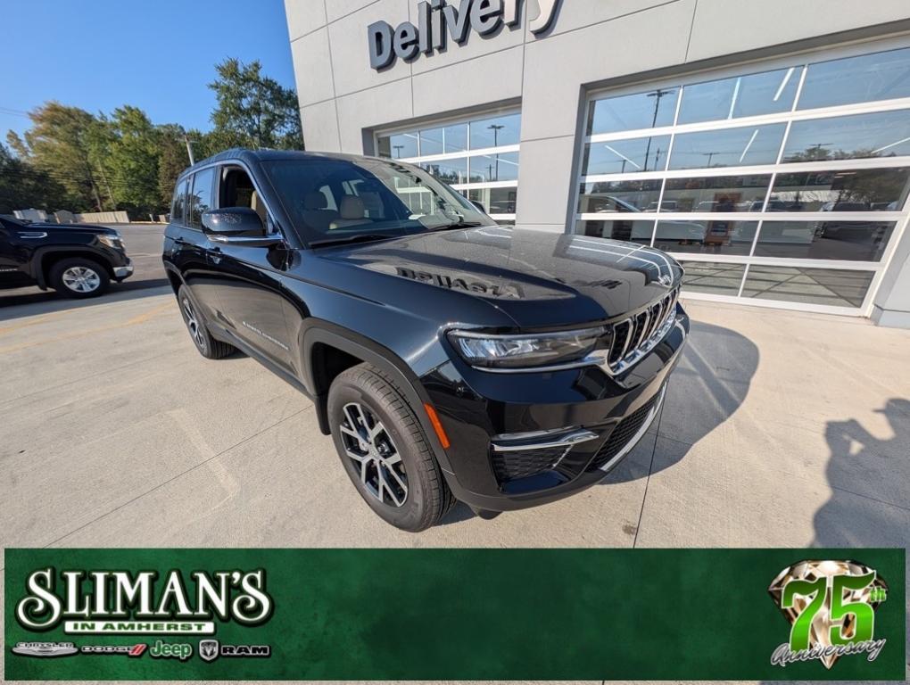 new 2025 Jeep Grand Cherokee car, priced at $45,470