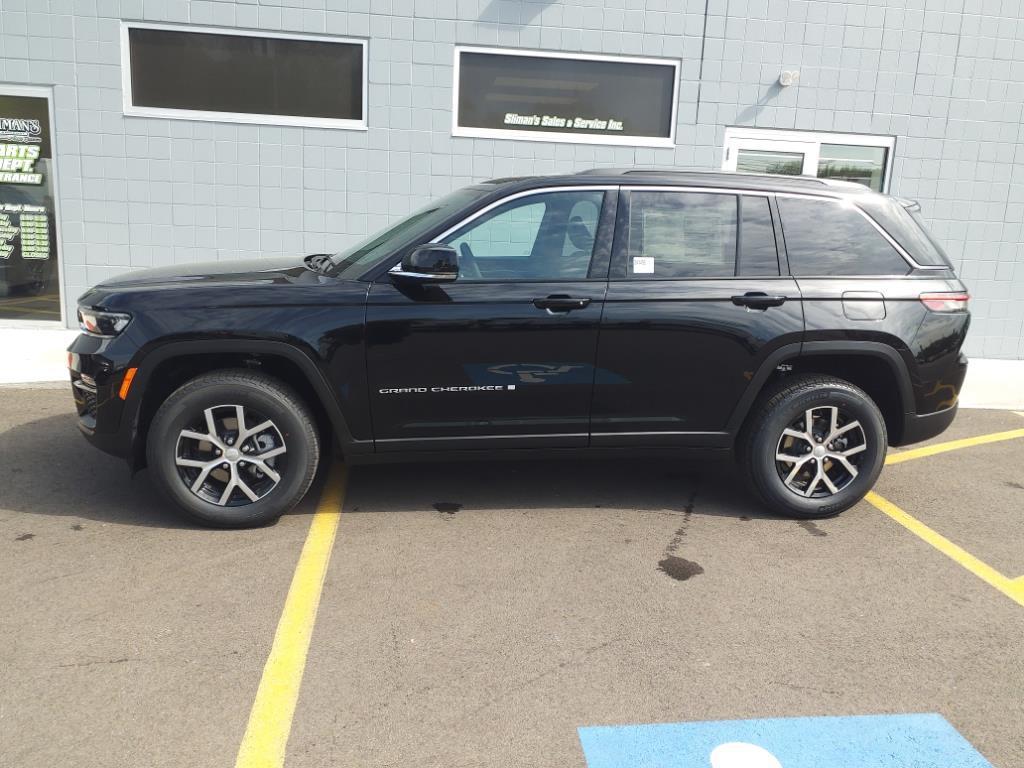 new 2024 Jeep Grand Cherokee car, priced at $40,795