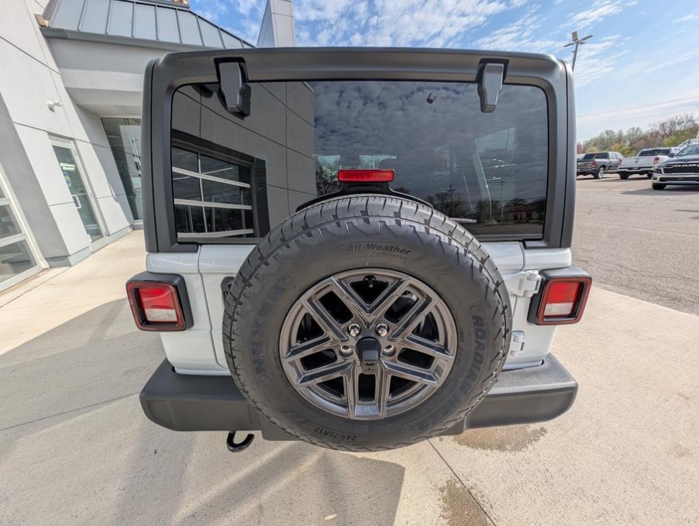 new 2025 Jeep Wrangler car, priced at $45,982