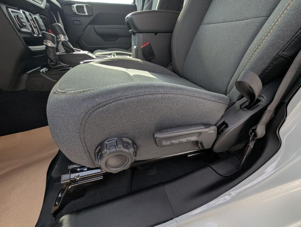 new 2025 Jeep Wrangler car, priced at $45,982