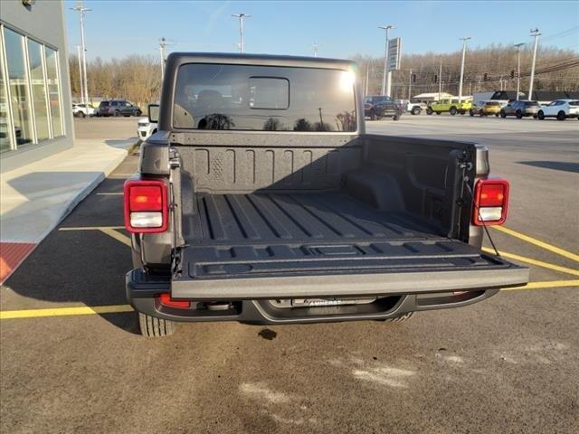 new 2024 Jeep Gladiator car, priced at $39,895