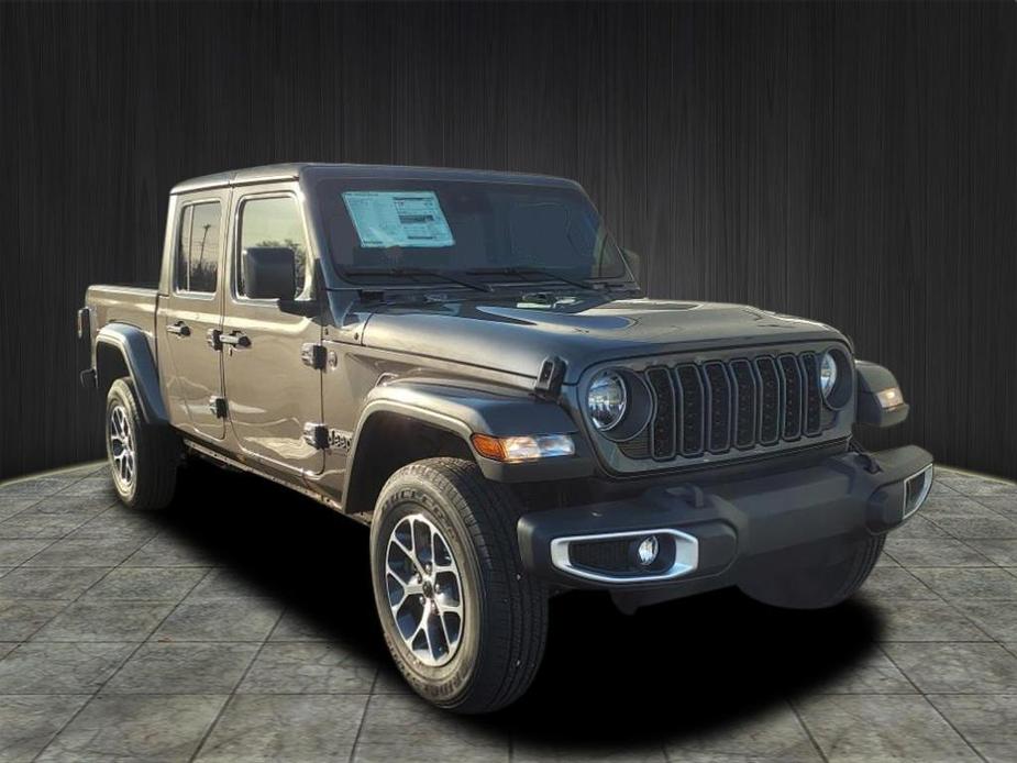 new 2024 Jeep Gladiator car, priced at $42,973