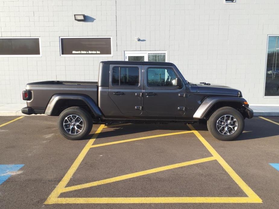 new 2024 Jeep Gladiator car, priced at $42,973