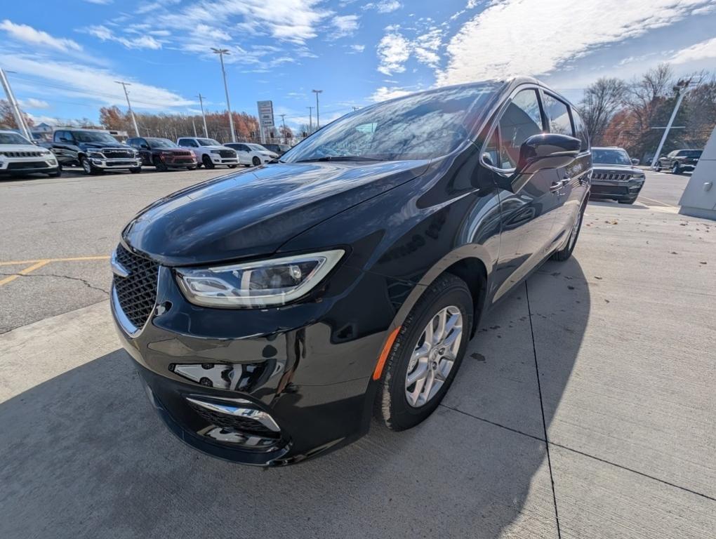 new 2026 Chrysler Pacifica car, priced at $42,365