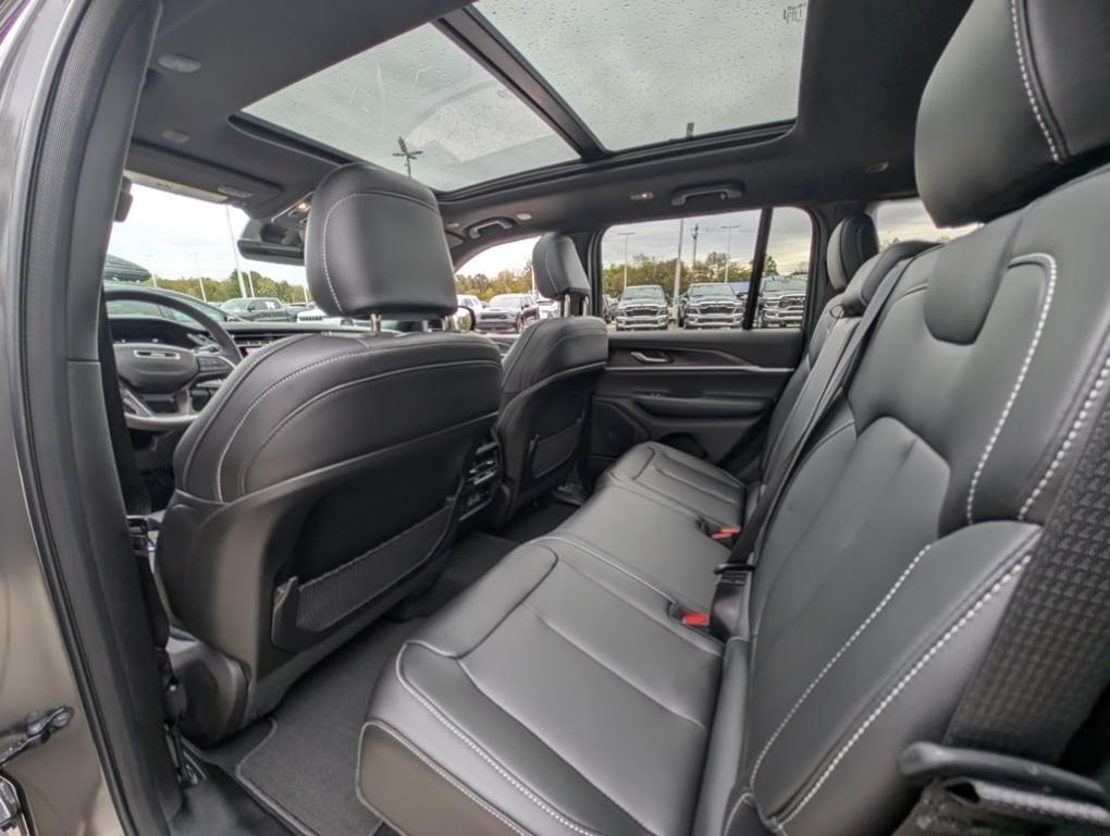 new 2025 Jeep Grand Cherokee car, priced at $50,485