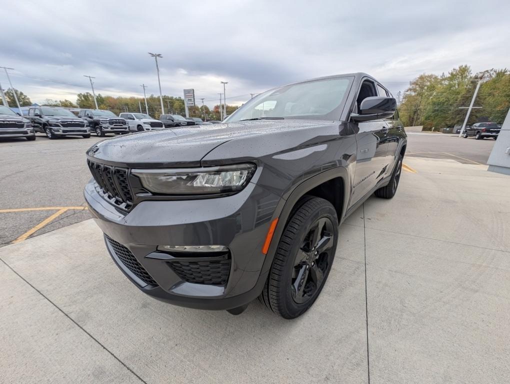new 2025 Jeep Grand Cherokee car, priced at $50,485