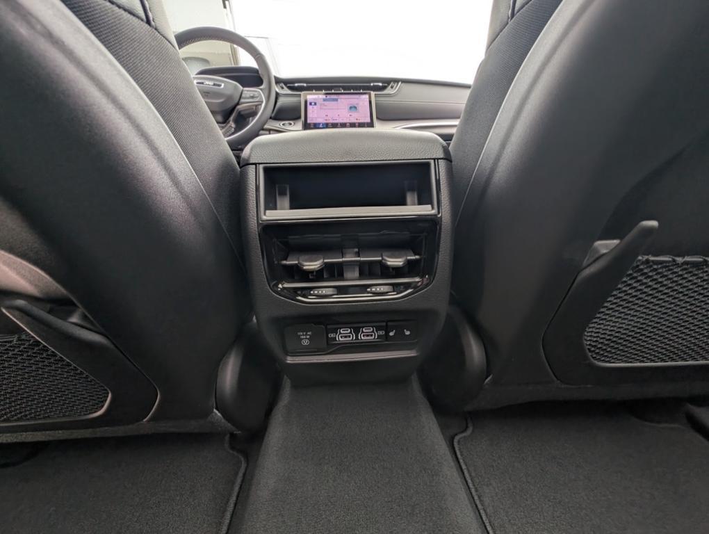 new 2025 Jeep Grand Cherokee car, priced at $50,485