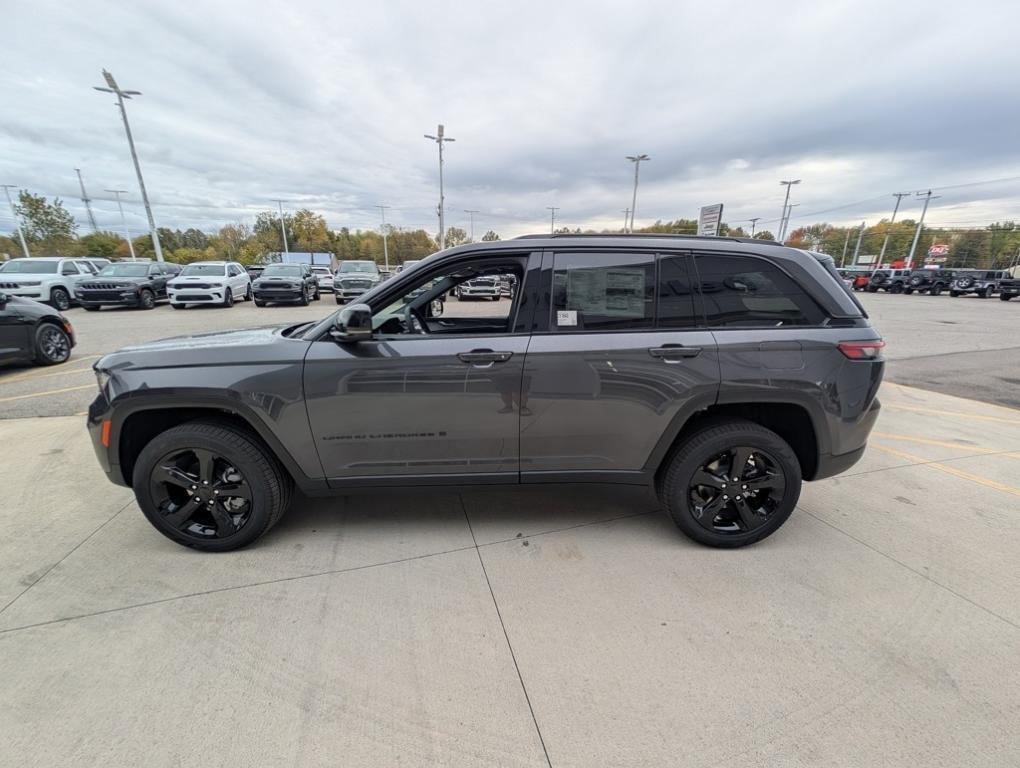 new 2025 Jeep Grand Cherokee car, priced at $50,485