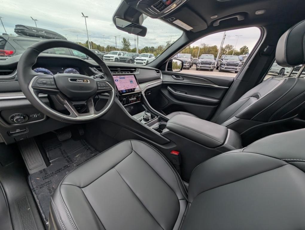 new 2025 Jeep Grand Cherokee car, priced at $50,485