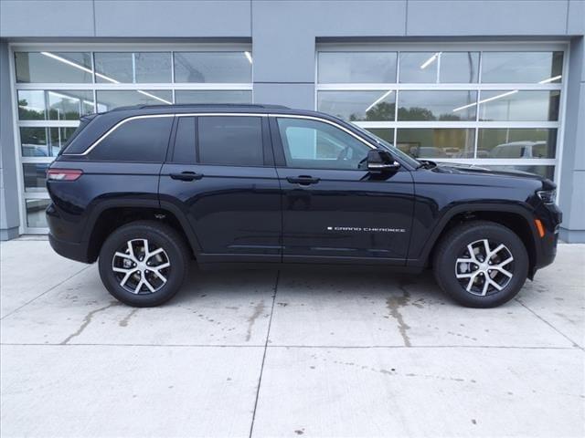 new 2025 Jeep Grand Cherokee car, priced at $45,310