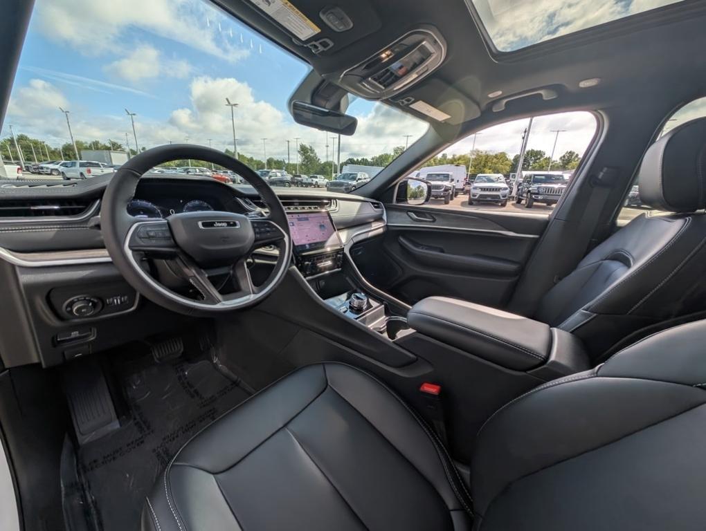 new 2025 Jeep Grand Cherokee L car, priced at $45,015