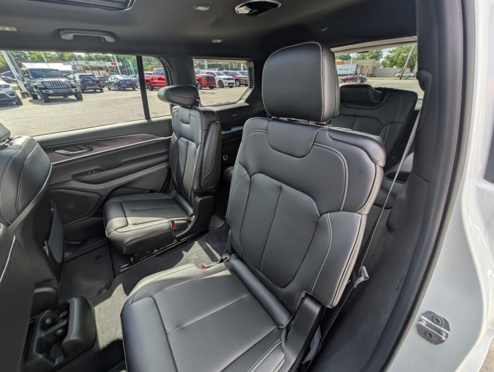 new 2025 Jeep Grand Cherokee L car, priced at $45,015