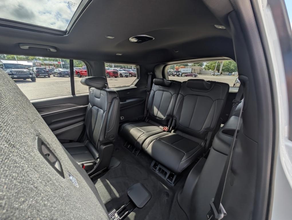 new 2025 Jeep Grand Cherokee L car, priced at $45,015