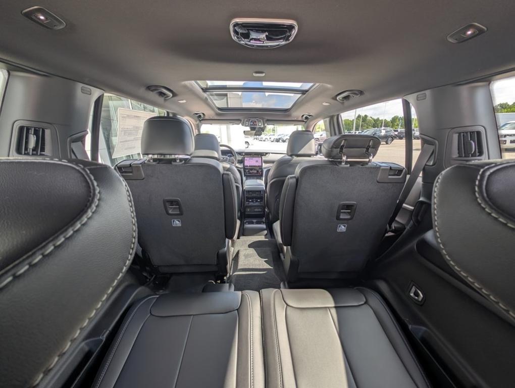 new 2025 Jeep Grand Cherokee L car, priced at $45,015