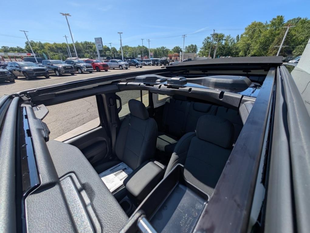 new 2025 Jeep Wrangler car, priced at $48,059