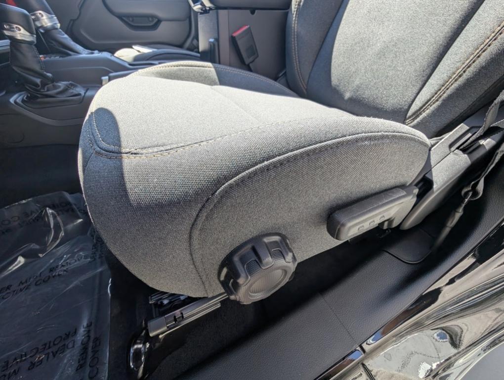 new 2025 Jeep Wrangler car, priced at $48,059