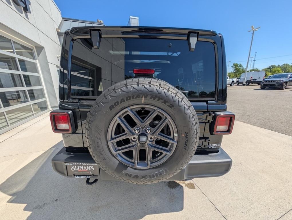 new 2025 Jeep Wrangler car, priced at $48,059