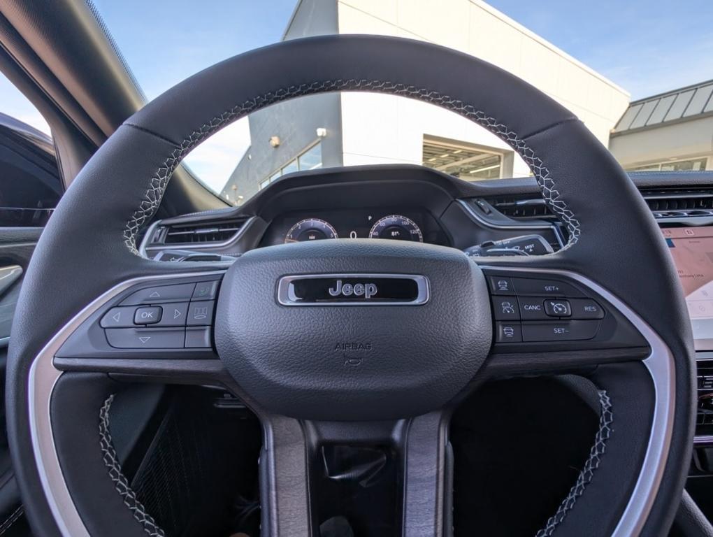 new 2025 Jeep Grand Cherokee car, priced at $48,871