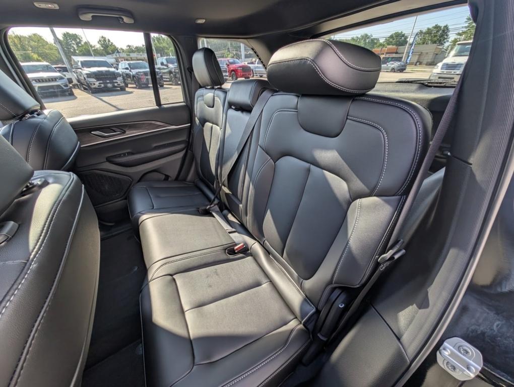 new 2025 Jeep Grand Cherokee car, priced at $48,871