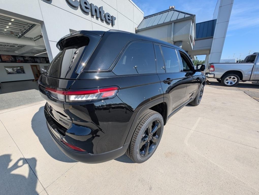 new 2025 Jeep Grand Cherokee car, priced at $48,871