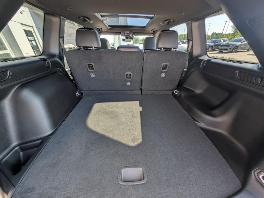 new 2025 Jeep Grand Cherokee car, priced at $48,871