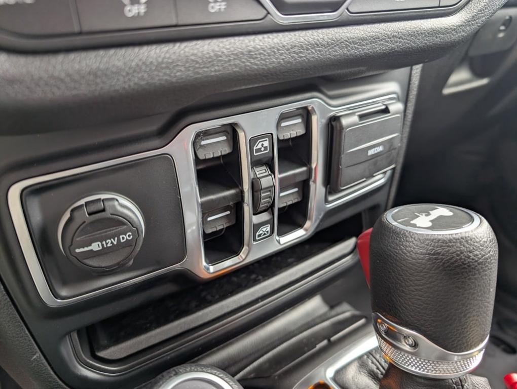 new 2025 Jeep Wrangler car, priced at $44,688