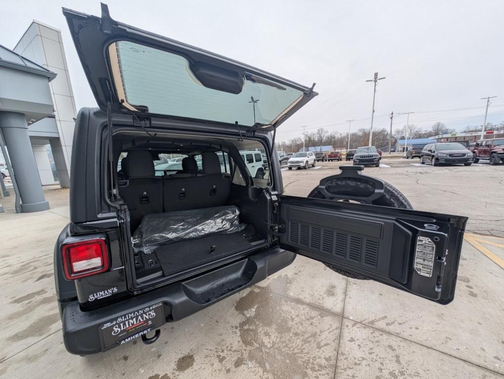 new 2025 Jeep Wrangler car, priced at $47,115