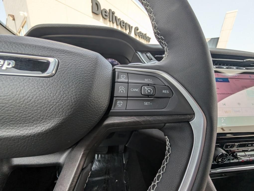 new 2025 Jeep Grand Cherokee car, priced at $45,505