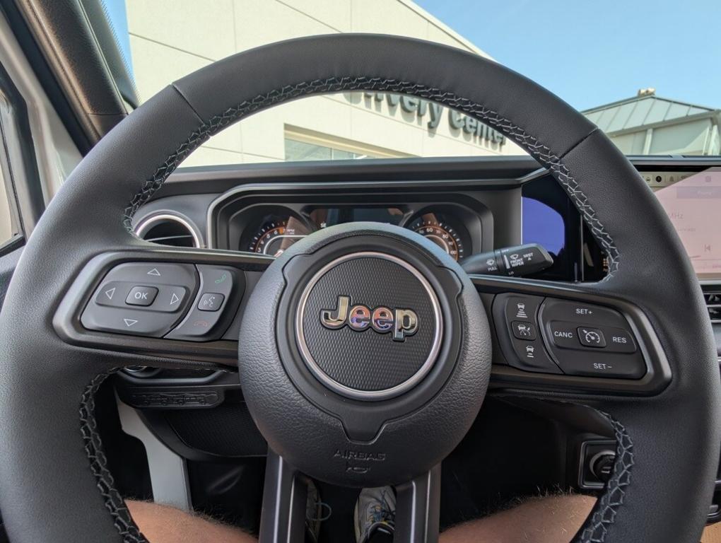 new 2025 Jeep Gladiator car, priced at $45,178