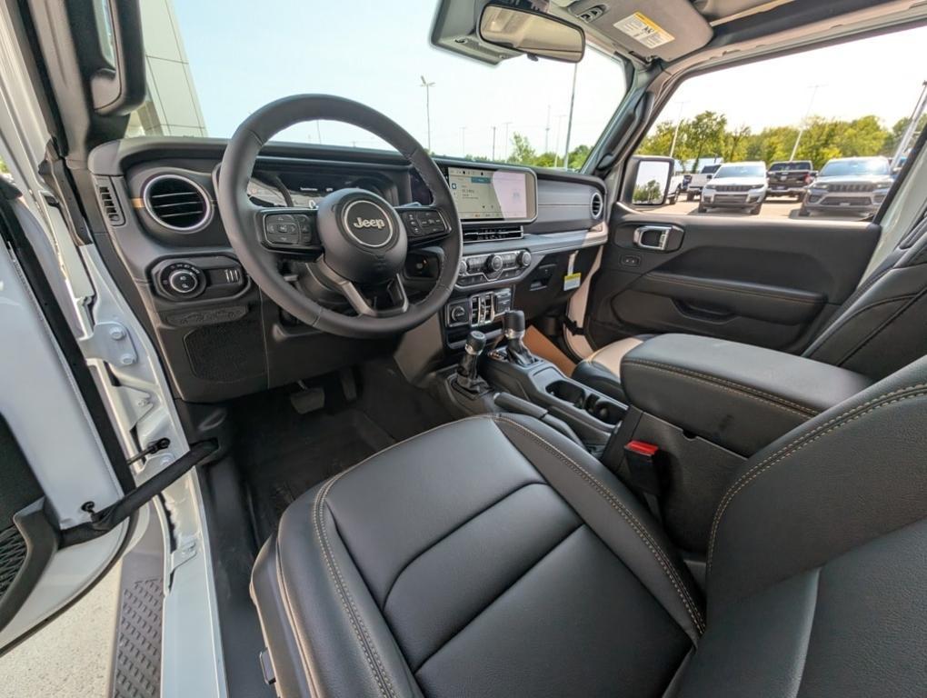 new 2025 Jeep Gladiator car, priced at $45,178