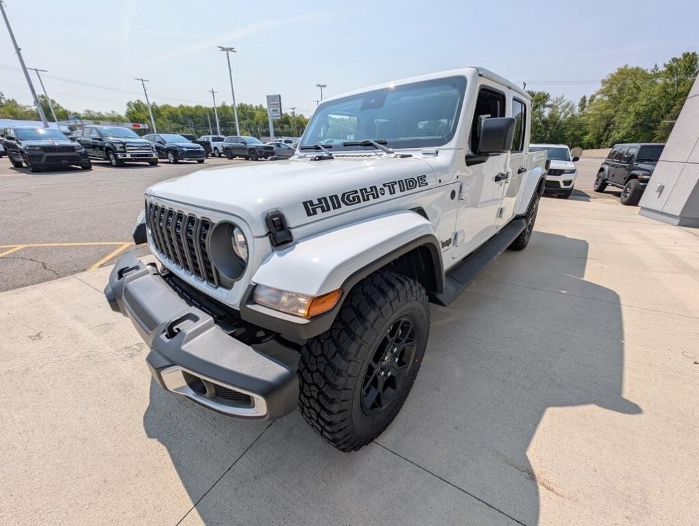 new 2025 Jeep Gladiator car, priced at $45,178