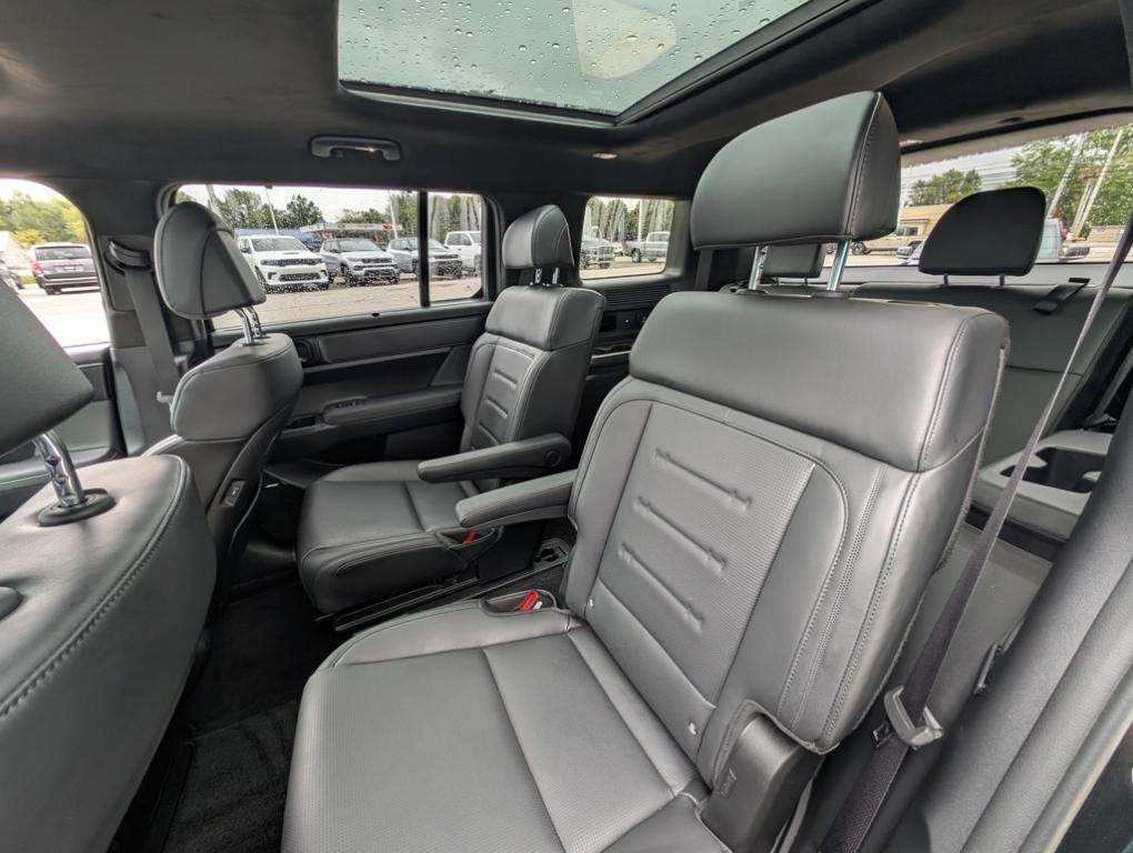 used 2025 Hyundai Santa Fe car, priced at $39,500