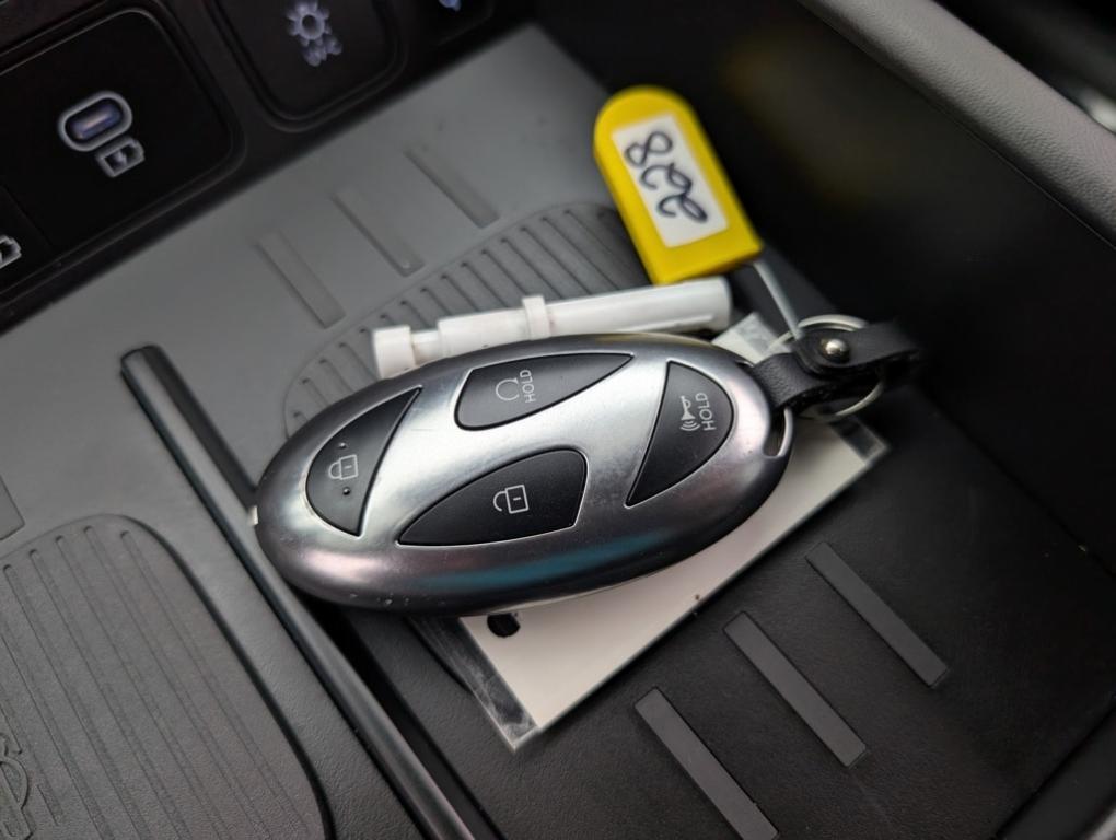 used 2025 Hyundai Santa Fe car, priced at $39,500