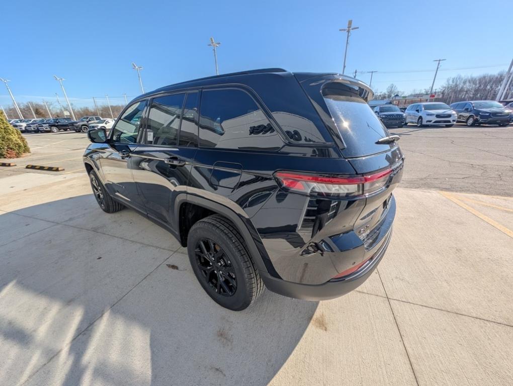 new 2025 Jeep Grand Cherokee car, priced at $43,530