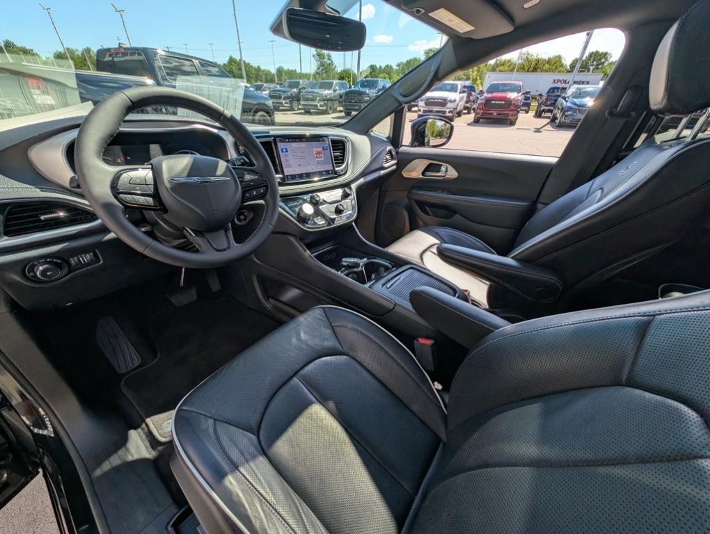 used 2022 Chrysler Pacifica Hybrid car, priced at $29,991