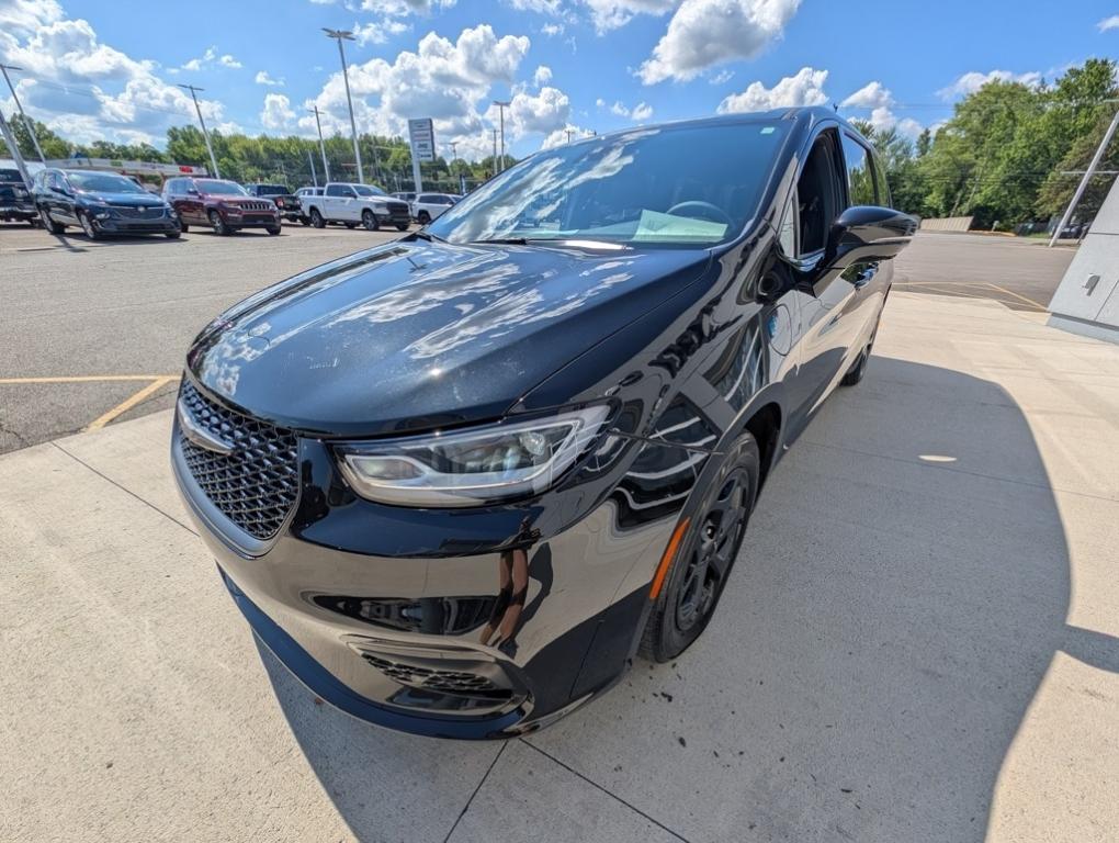 used 2022 Chrysler Pacifica Hybrid car, priced at $29,991