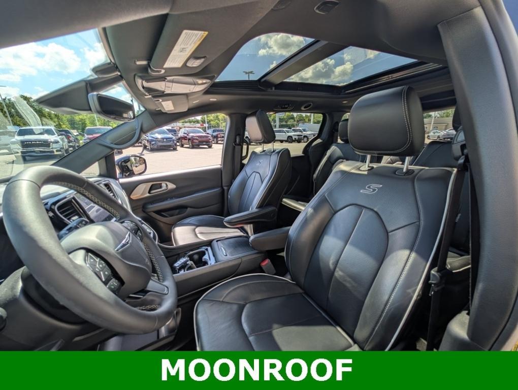 used 2022 Chrysler Pacifica Hybrid car, priced at $29,991