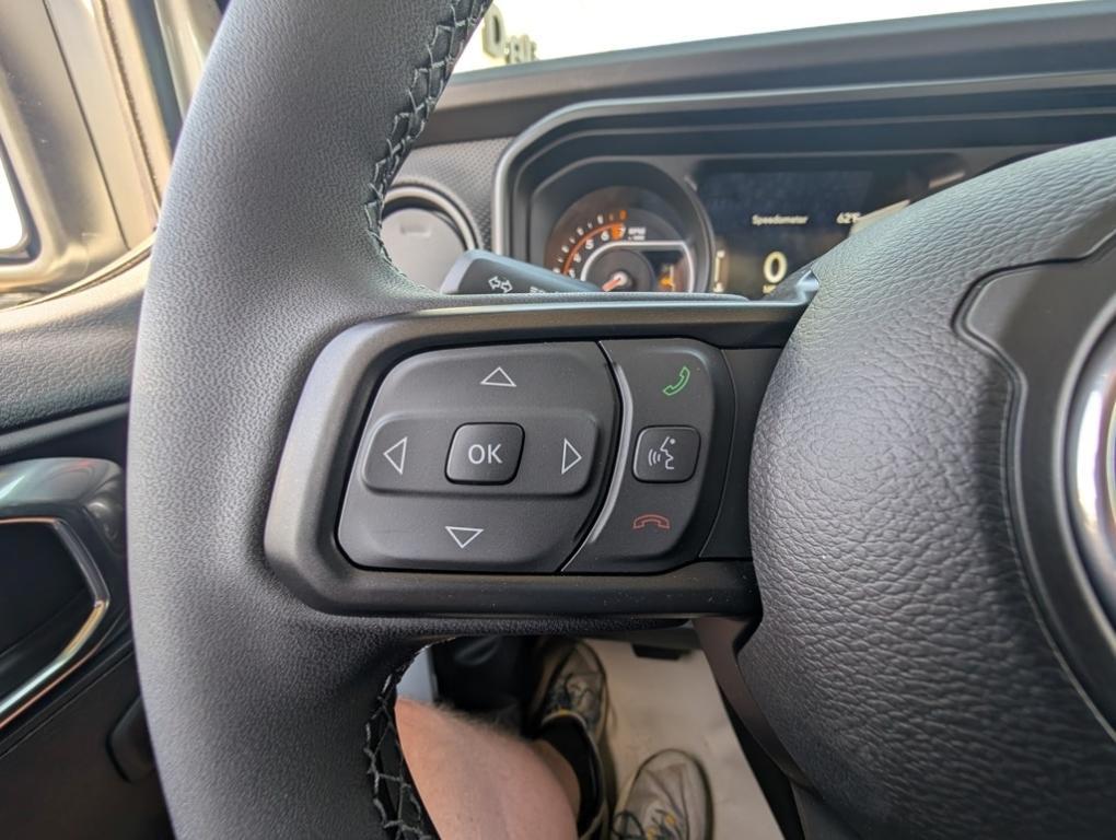 new 2025 Jeep Gladiator car, priced at $50,447