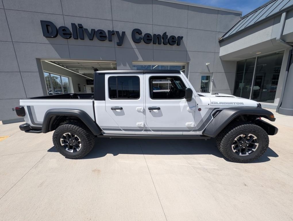 new 2025 Jeep Gladiator car, priced at $50,447