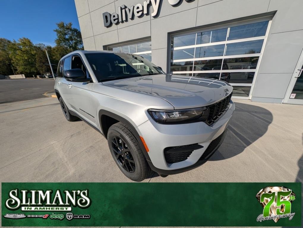 new 2025 Jeep Grand Cherokee car, priced at $44,480