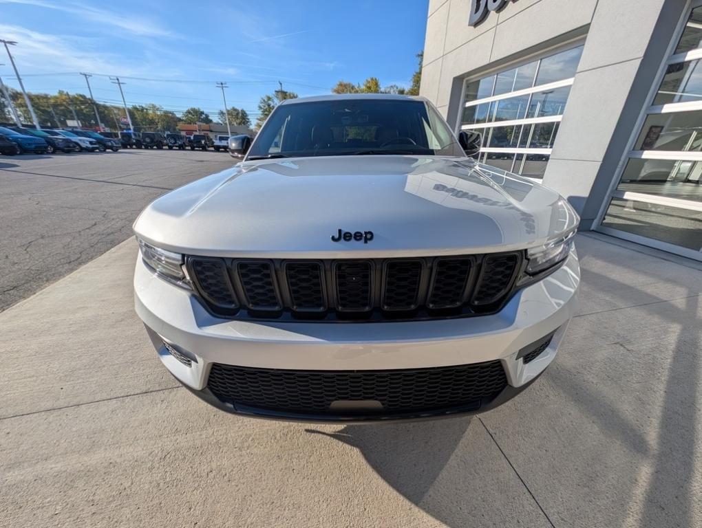 new 2025 Jeep Grand Cherokee car, priced at $44,480
