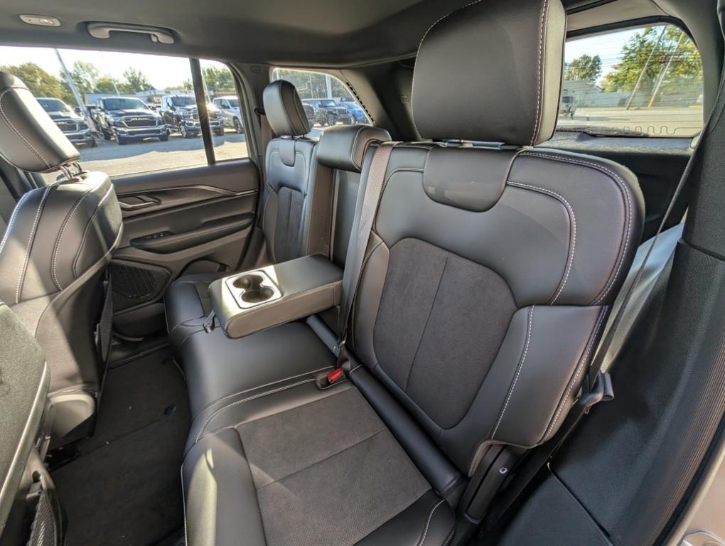 new 2025 Jeep Grand Cherokee car, priced at $44,480