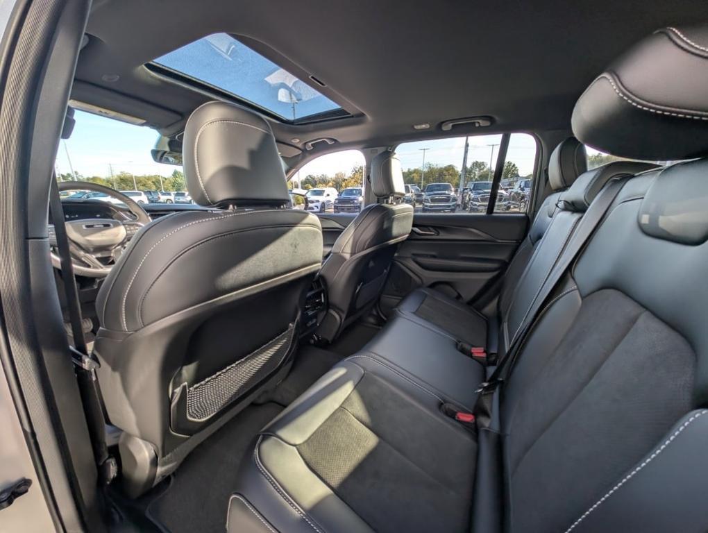 new 2025 Jeep Grand Cherokee car, priced at $44,480