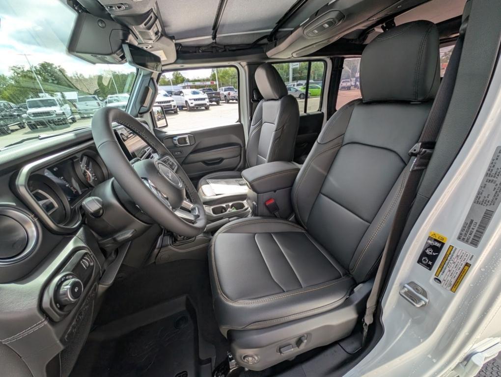 new 2025 Jeep Wrangler car, priced at $51,632