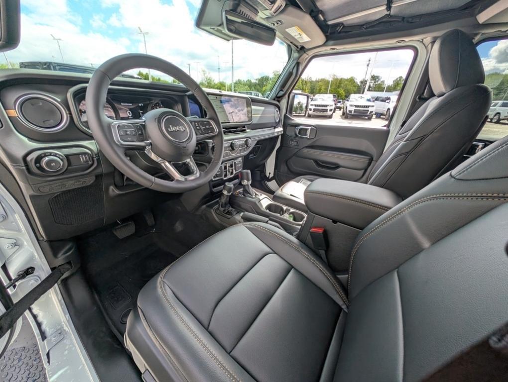new 2025 Jeep Wrangler car, priced at $51,632