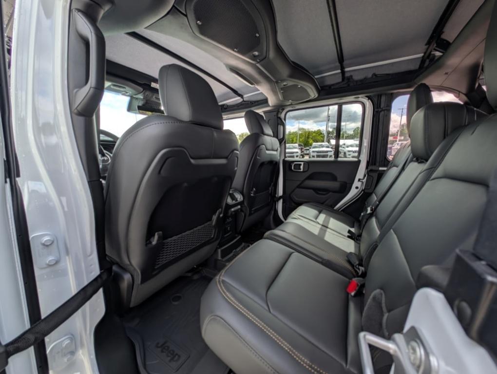 new 2025 Jeep Wrangler car, priced at $51,632