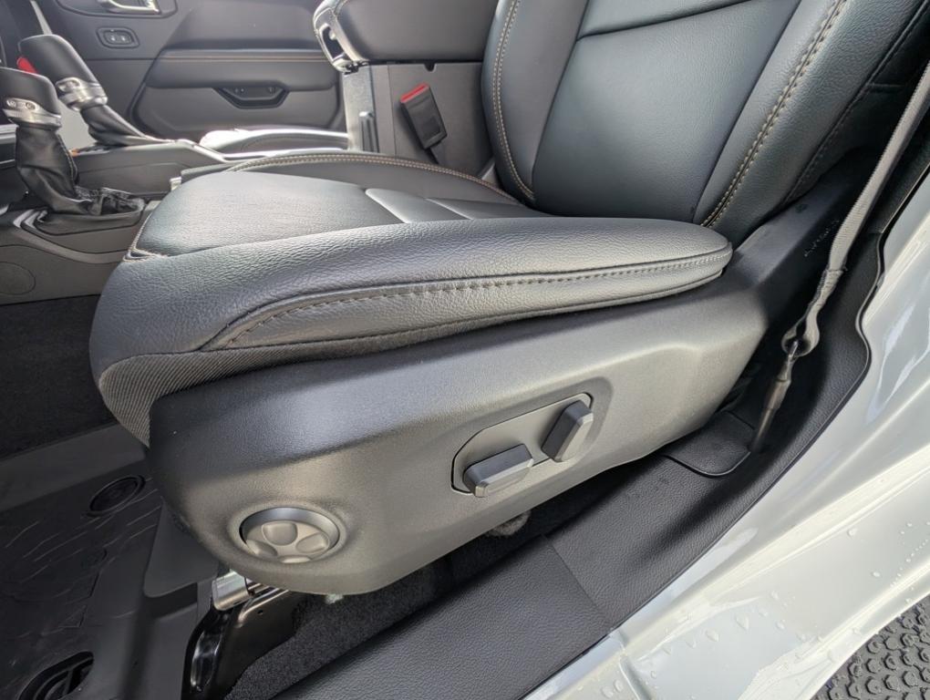 new 2025 Jeep Wrangler car, priced at $51,632