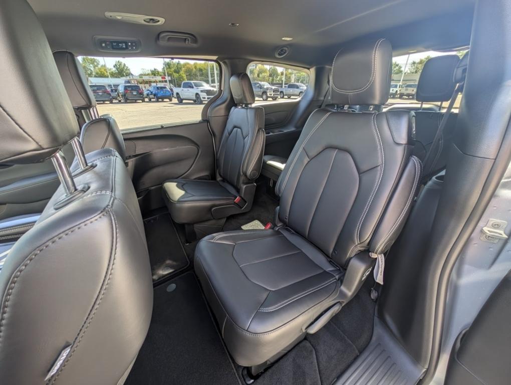 new 2026 Chrysler Pacifica car, priced at $46,280