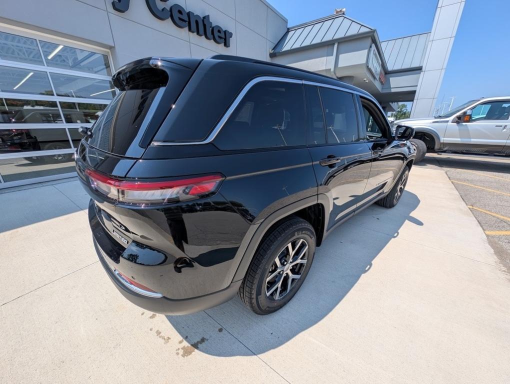 new 2025 Jeep Grand Cherokee car, priced at $41,005